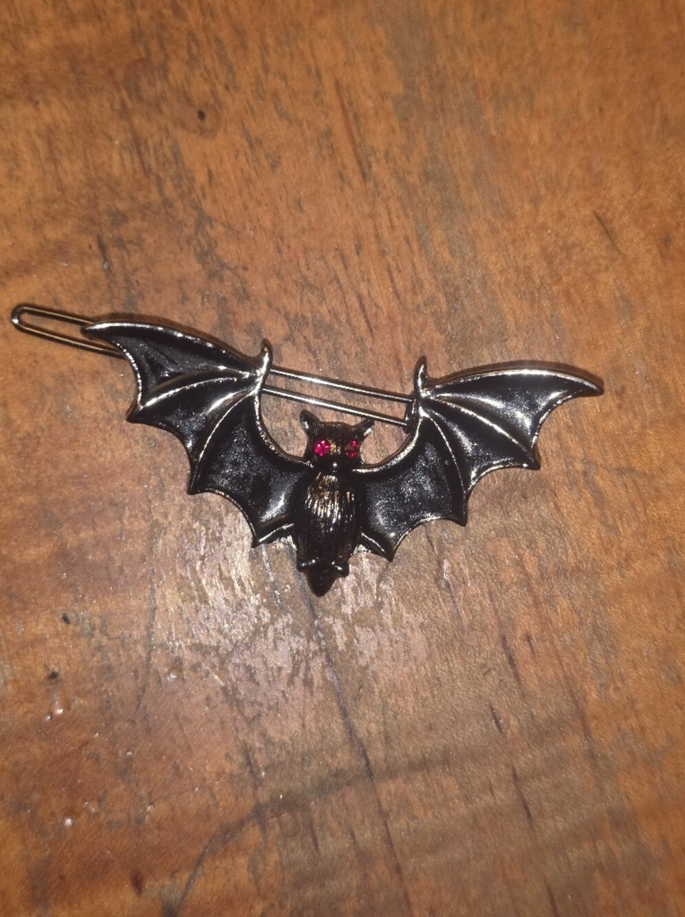 NWOT Hair Clip Halloween Whimsical Enameled Black Bat  Red Eyes